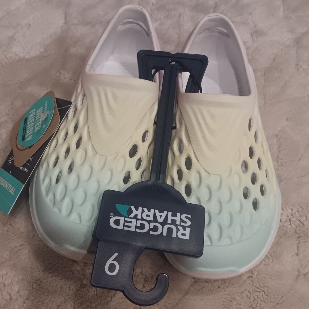 *NEW* Rugged Shark SZ 9 Toddler Girls' Koi Fish Water Sandals, With Tags (B1)